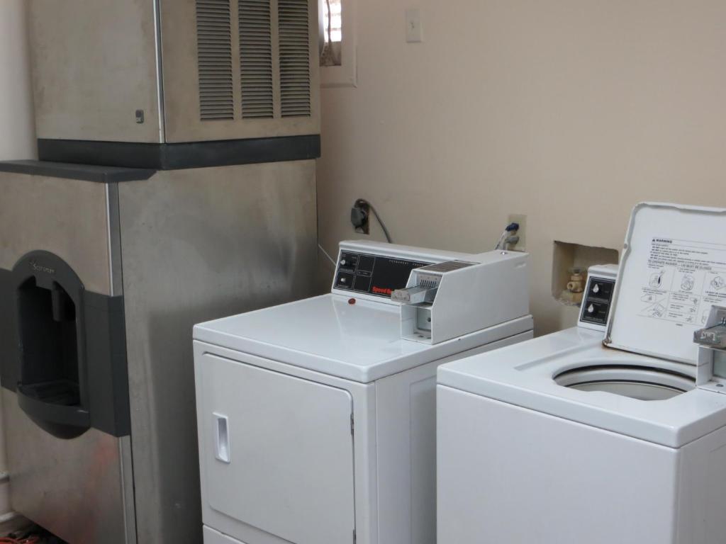 ซูเปอร์ 8 บาย วินด์แฮม โฟลีย์ Motel ภายนอก รูปภาพ